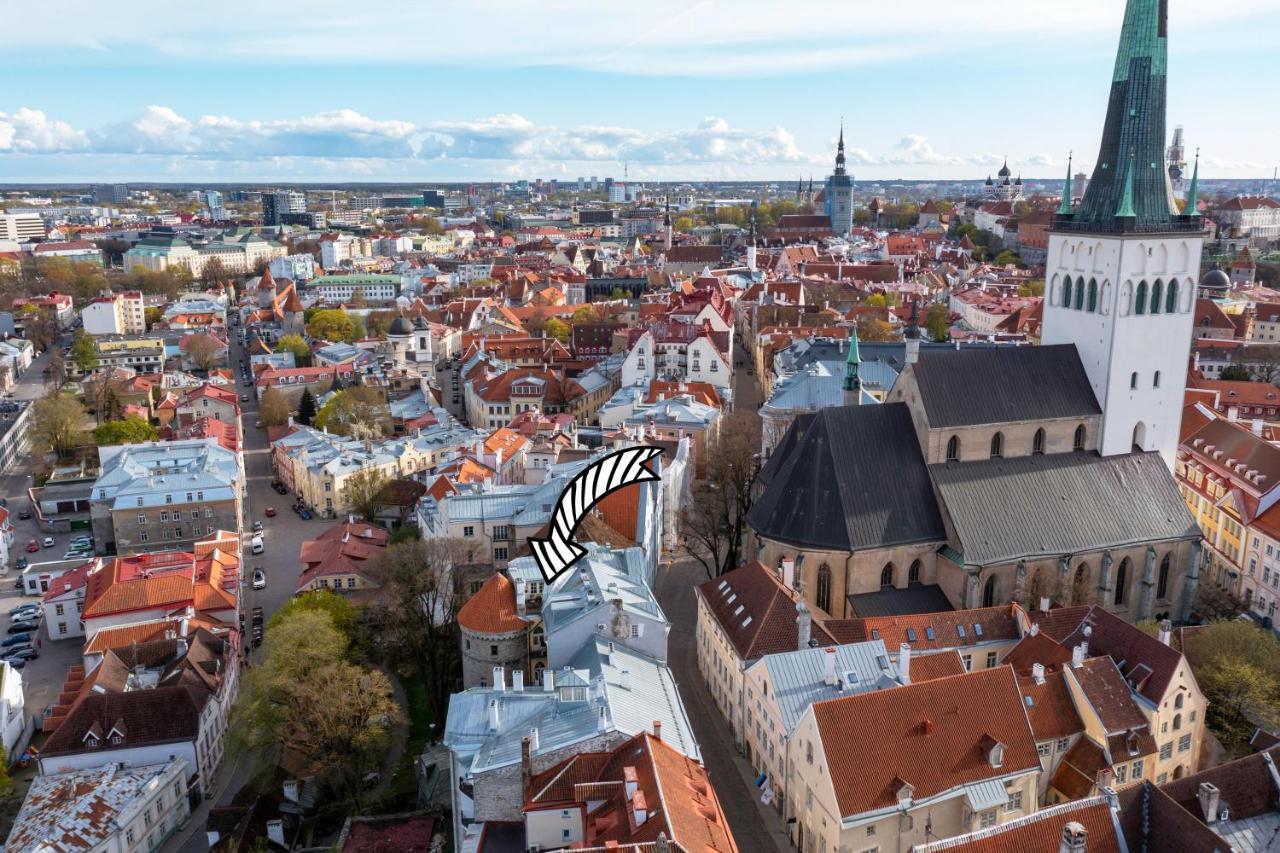 Old Town - Unique Tower Apartment ทาลลินน์ ภายนอก รูปภาพ
